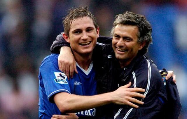 温的背景下 温的背景下