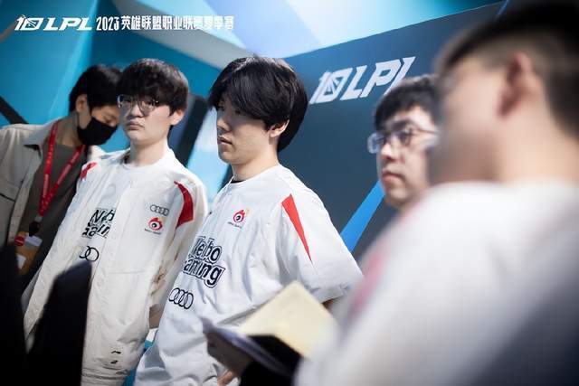 压防守时 压防守时