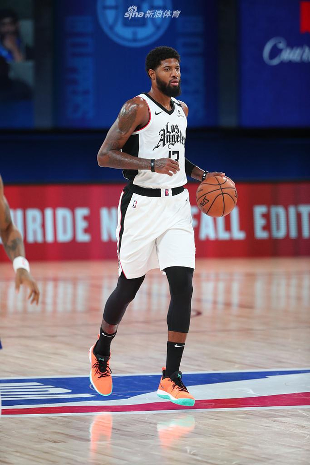 校篮球中发 校篮球中发