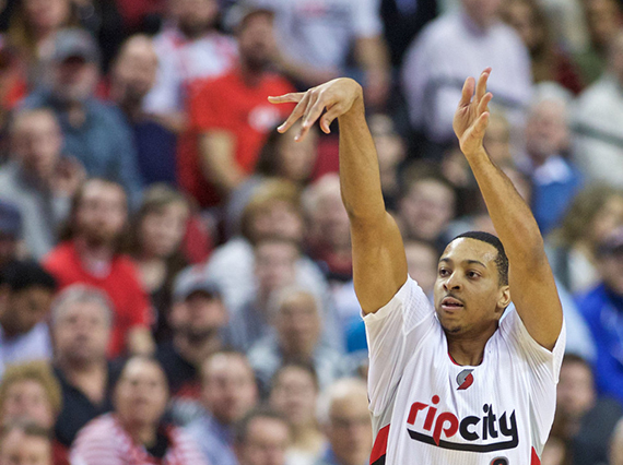 埃泽不仅拥 埃泽不仅拥