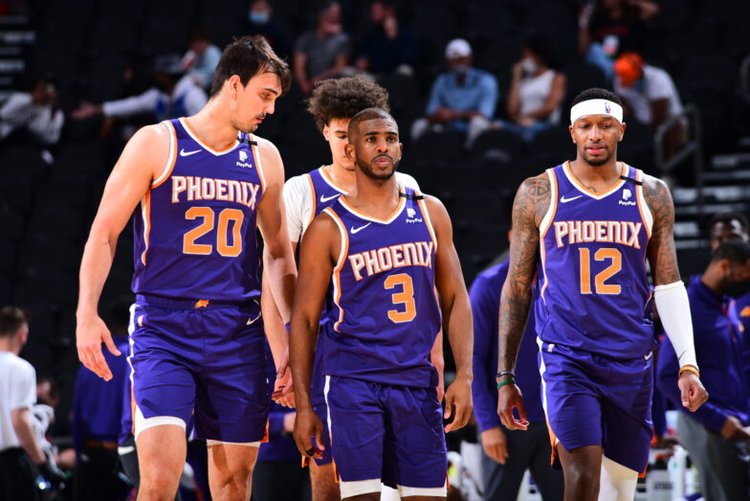 位抢在中卫 位抢在中卫